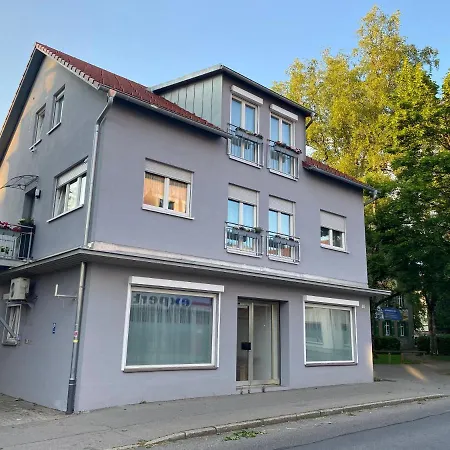 Fam M & H Schoene 4 In