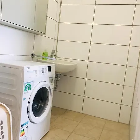 Fam M & H Schoene 4 In *